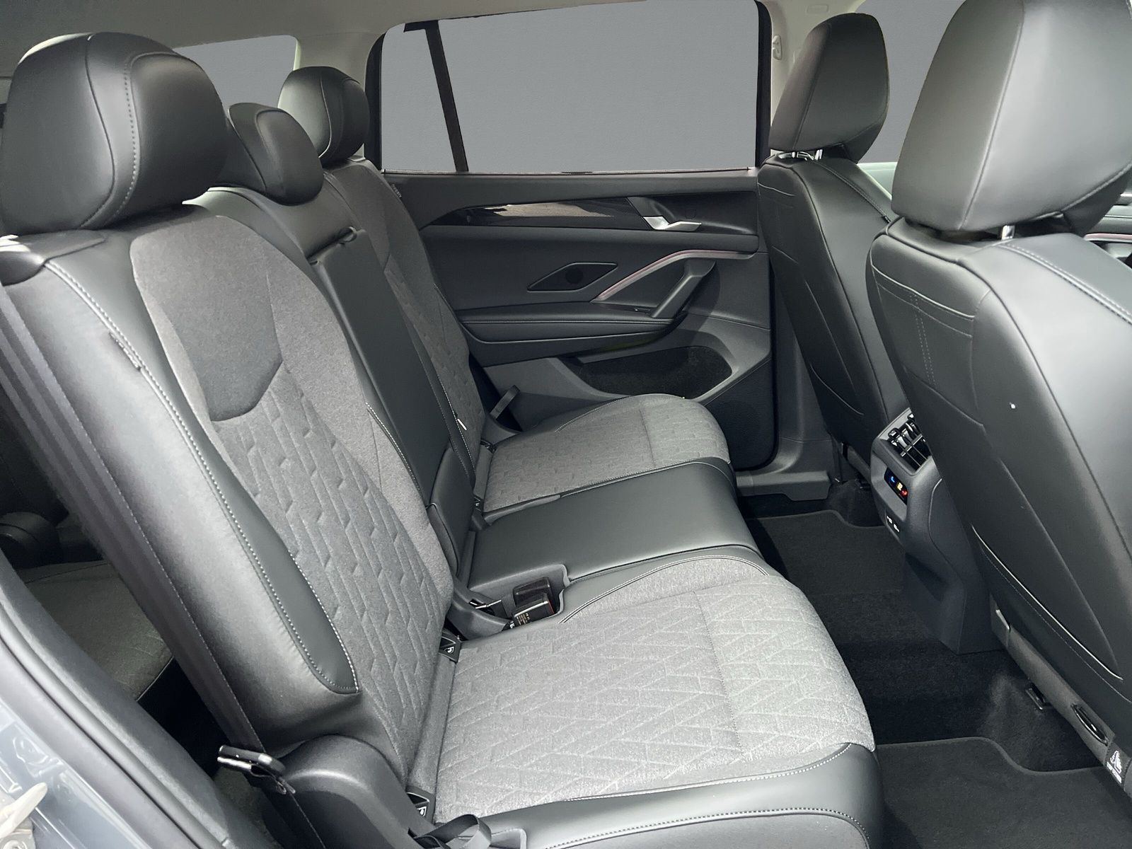 Volkswagen - Tayron_14