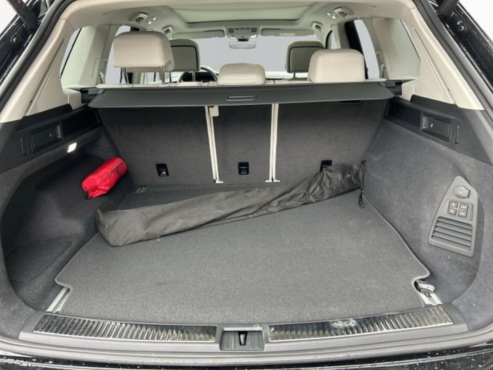 Volkswagen - Touareg_10