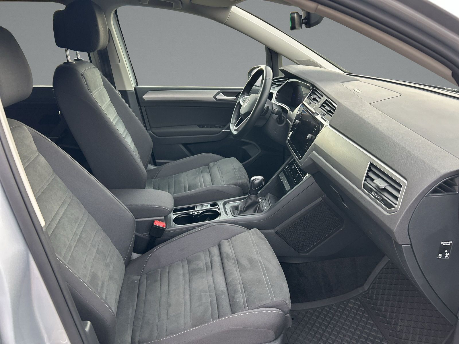 Volkswagen - Touran_10