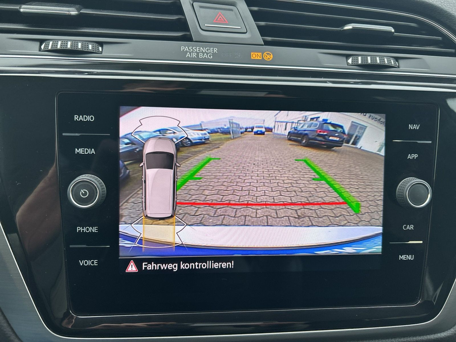 Volkswagen - Touran_22