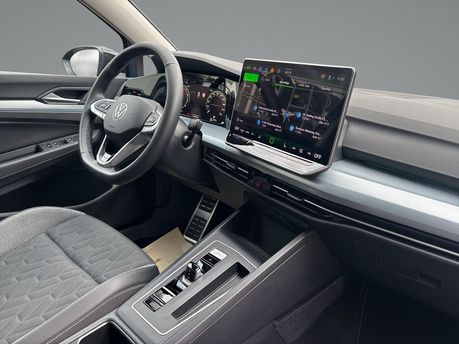 Volkswagen - Golf_15