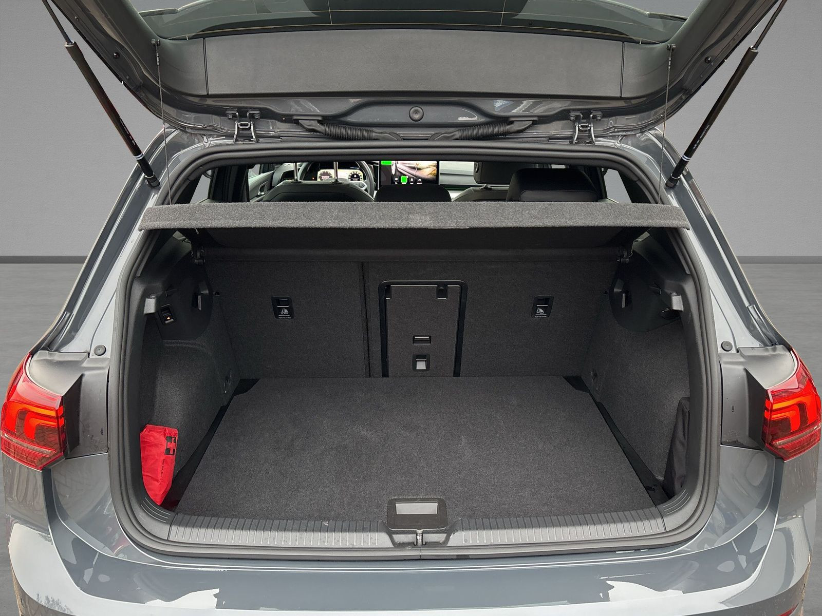 Volkswagen - Golf_11