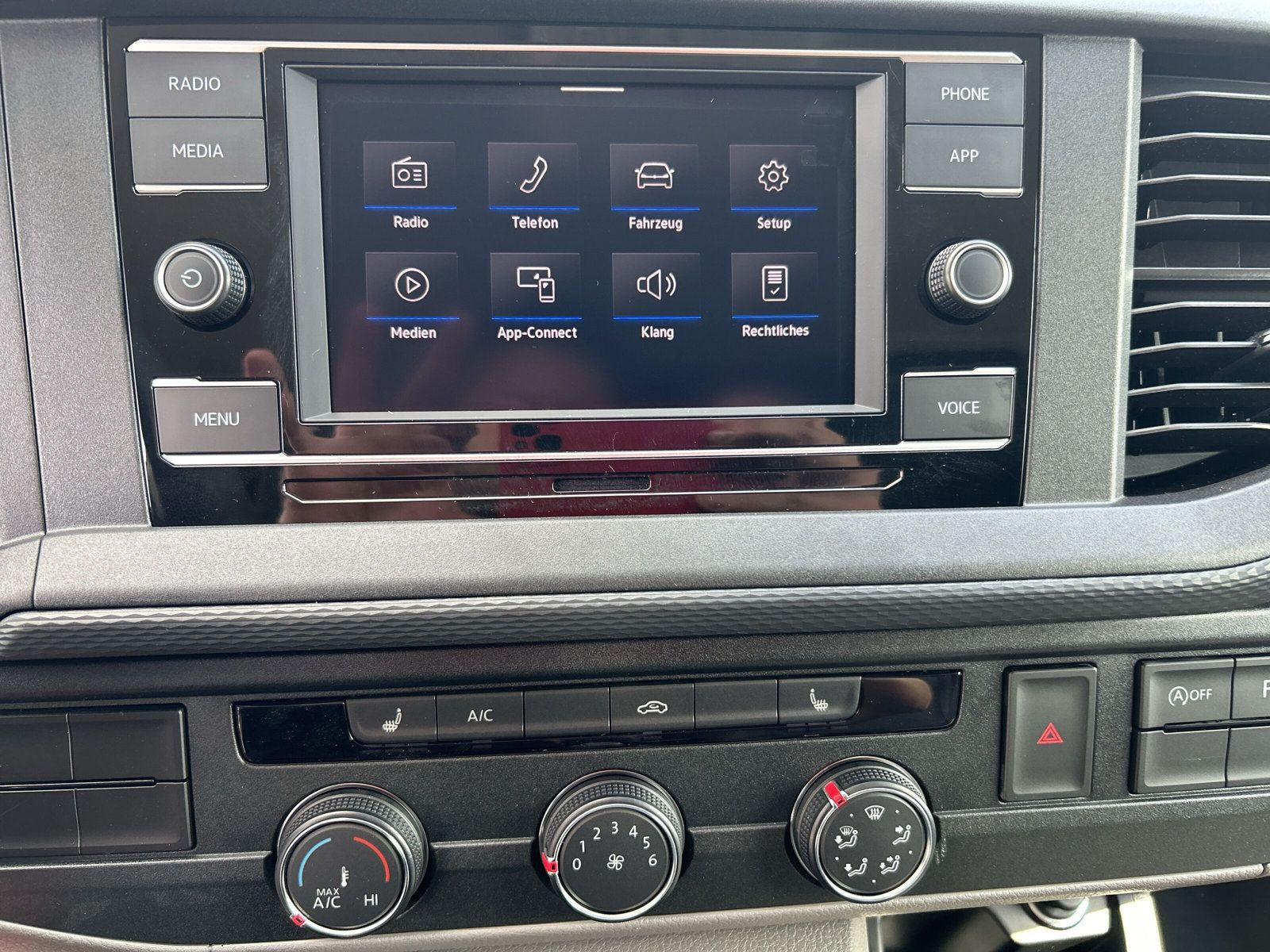 Volkswagen - T6.1 Transporter_16