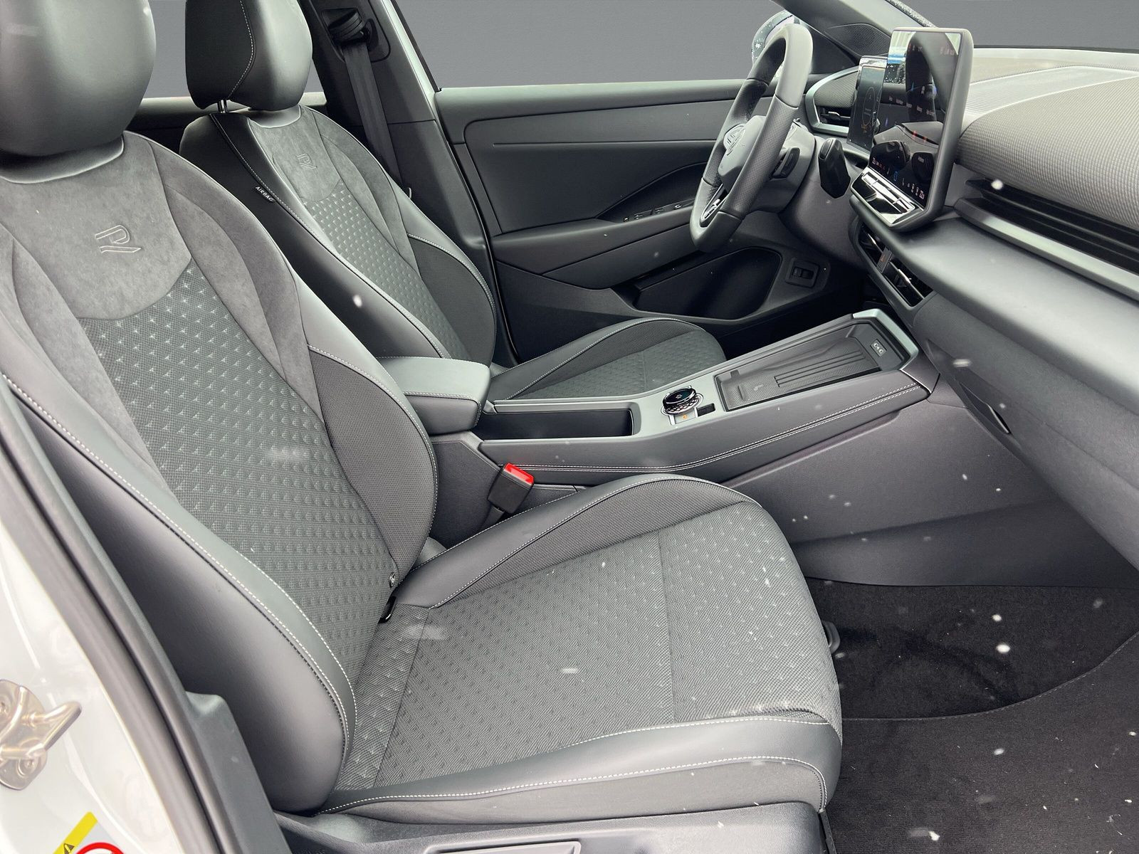 Volkswagen - T-Roc_12