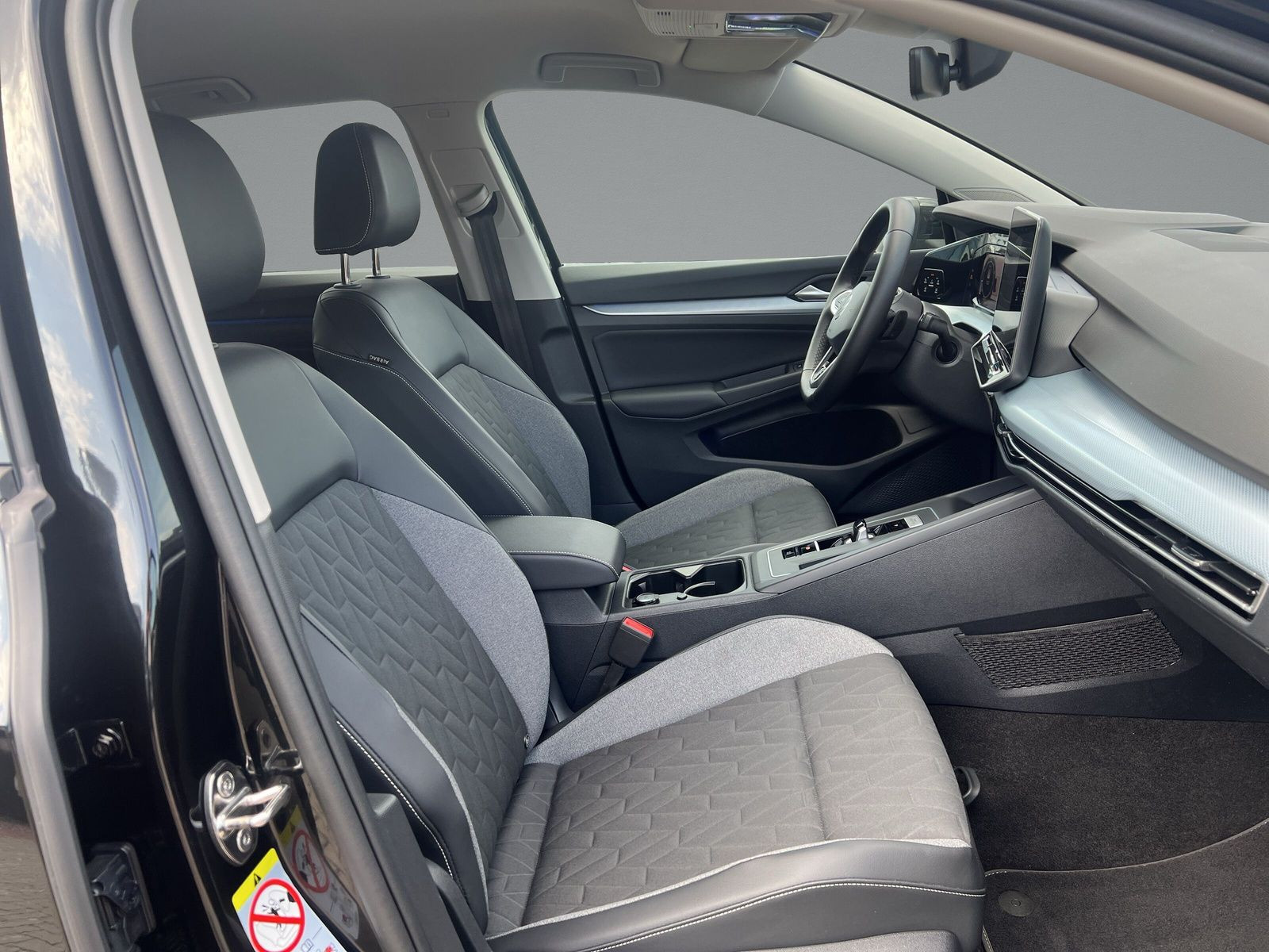 Volkswagen - Golf_12