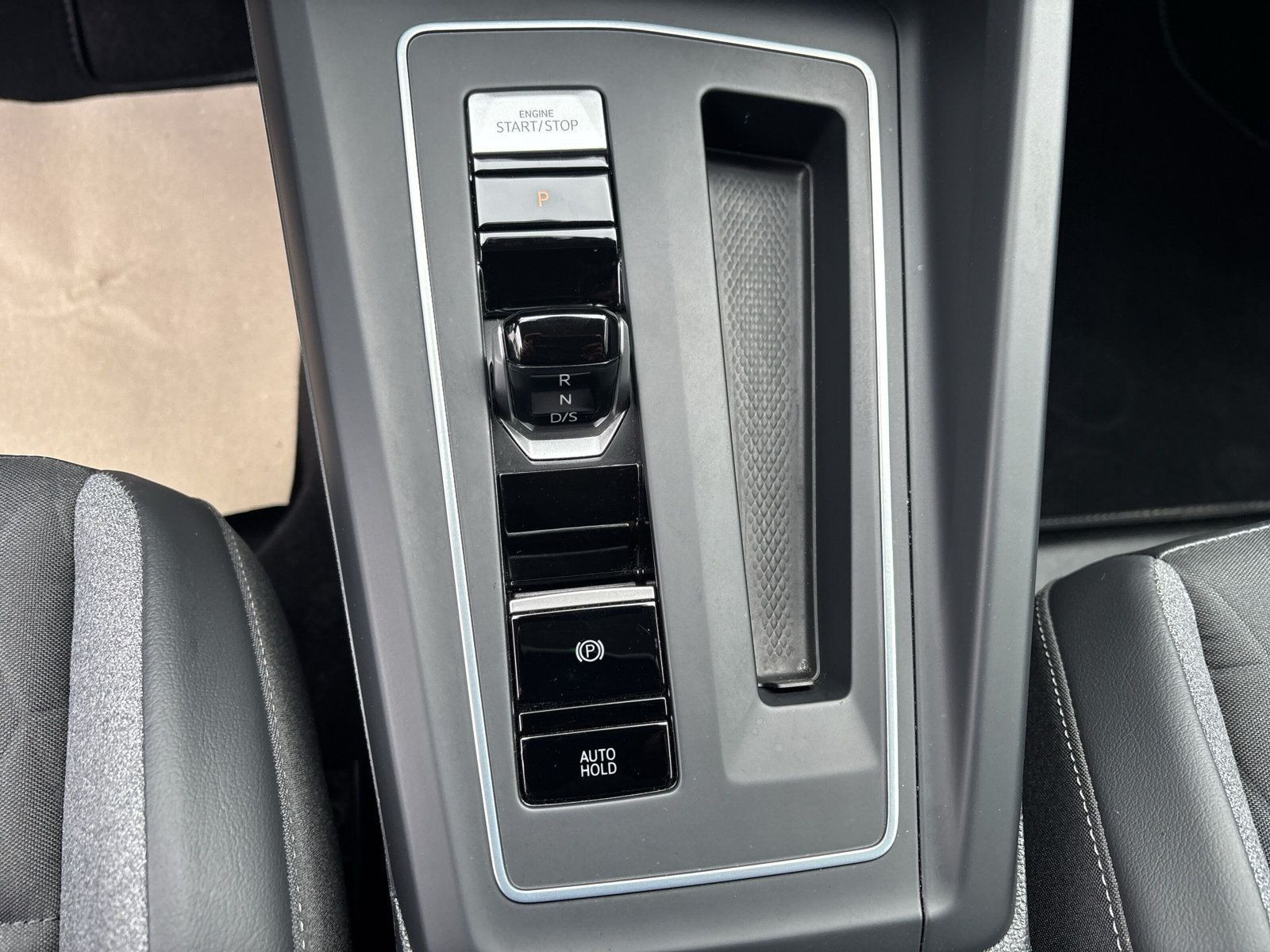 Volkswagen - Golf_16