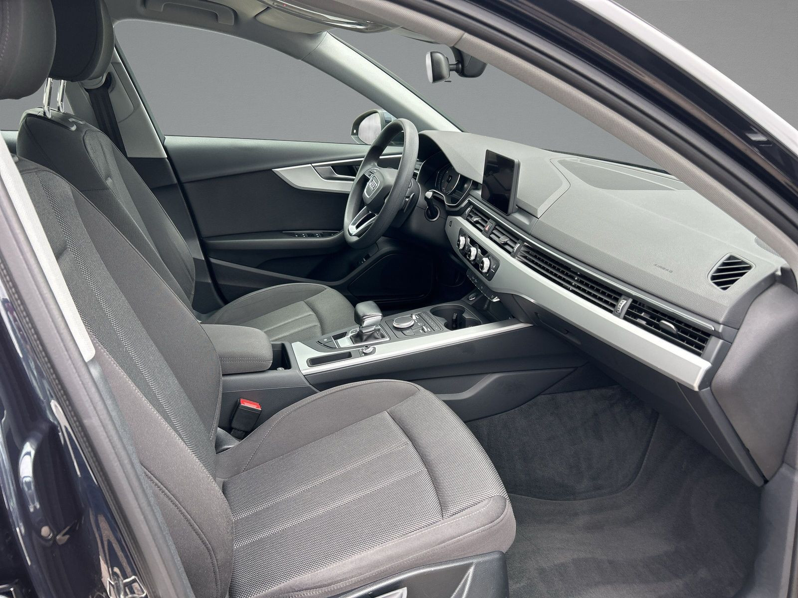 Audi - A4 Limousine_12