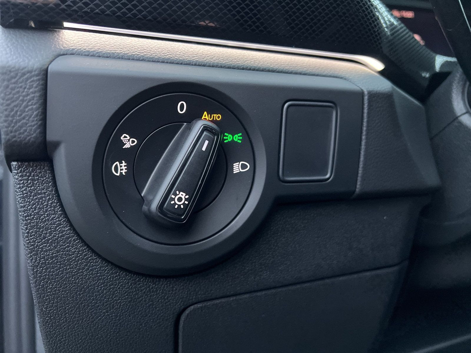 Volkswagen - T-Cross_26