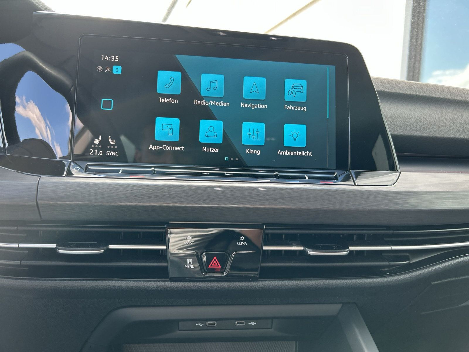 Volkswagen - Golf_16