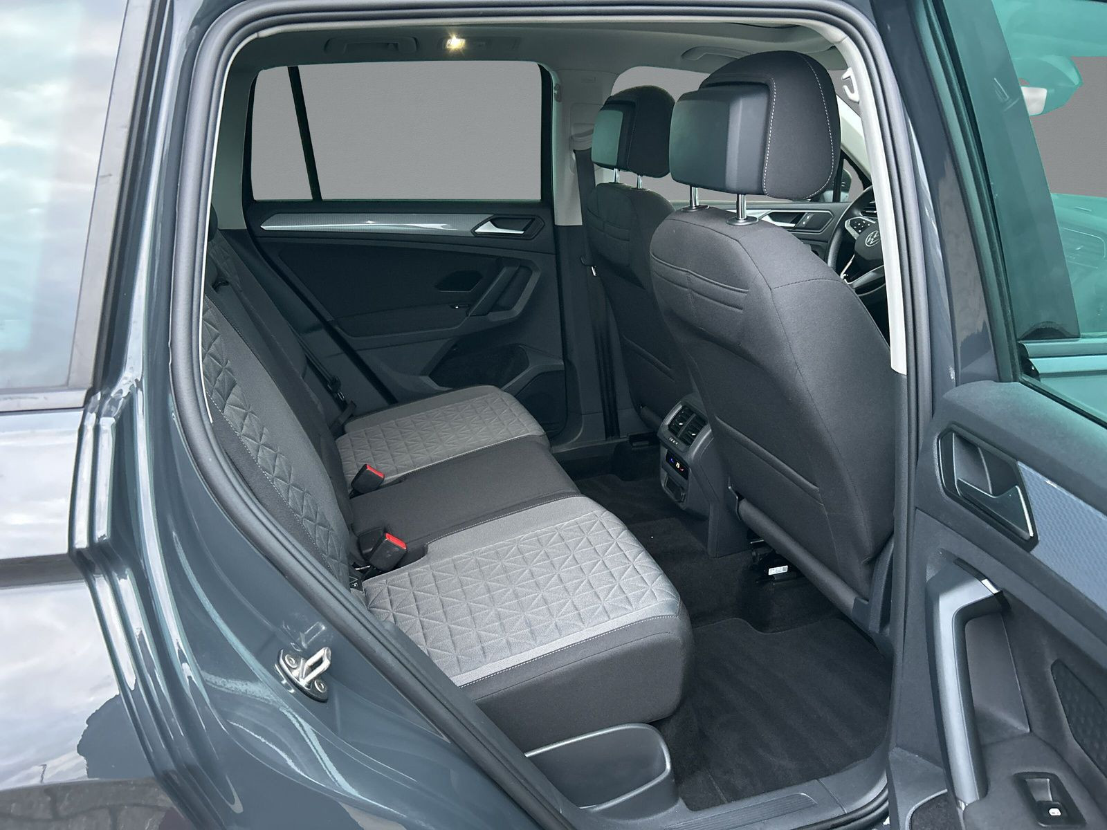 Volkswagen - Tiguan_12