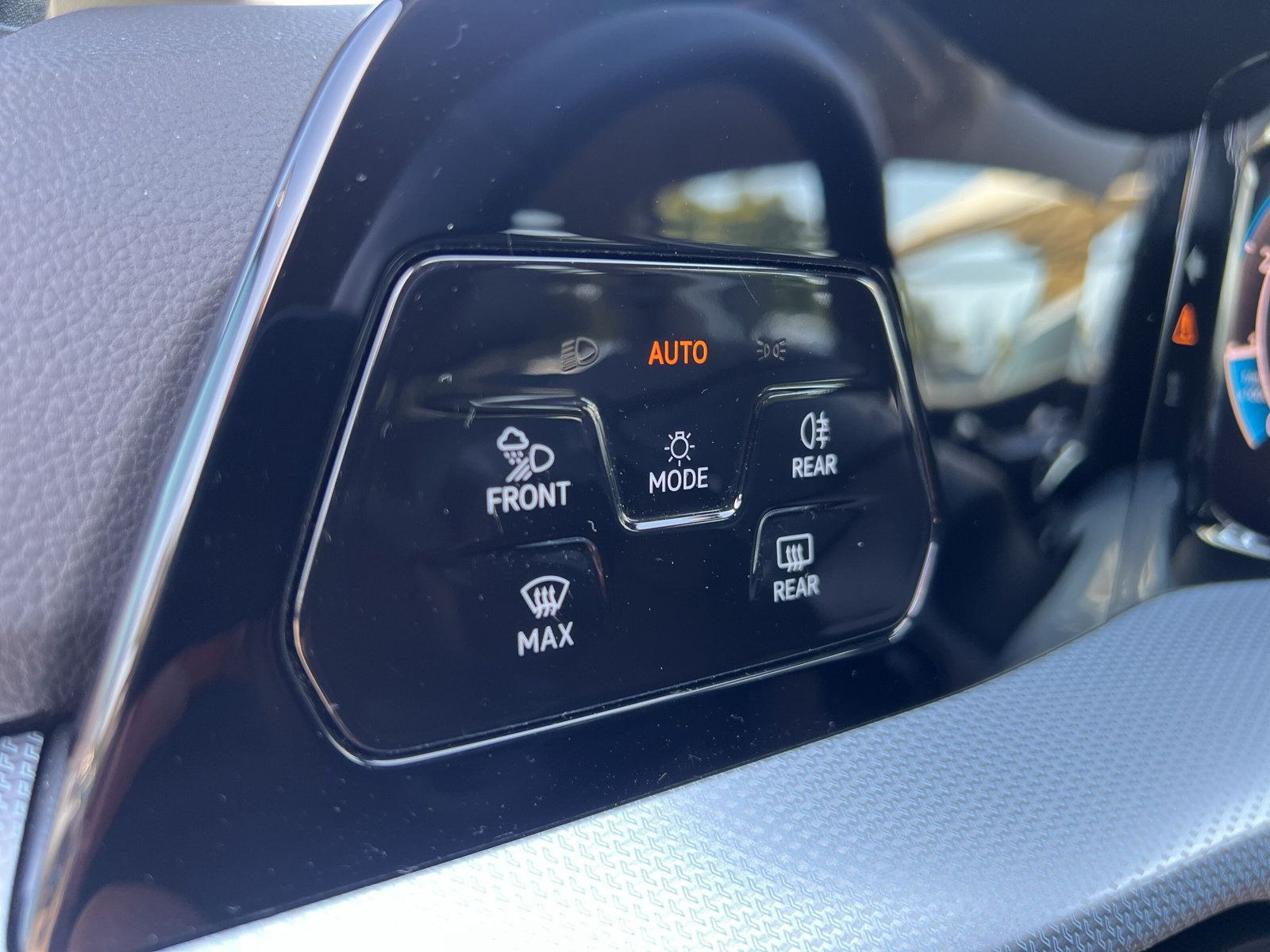 Volkswagen - Golf_32