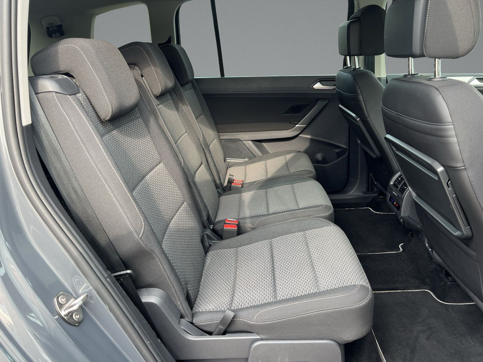Volkswagen - Touran_14