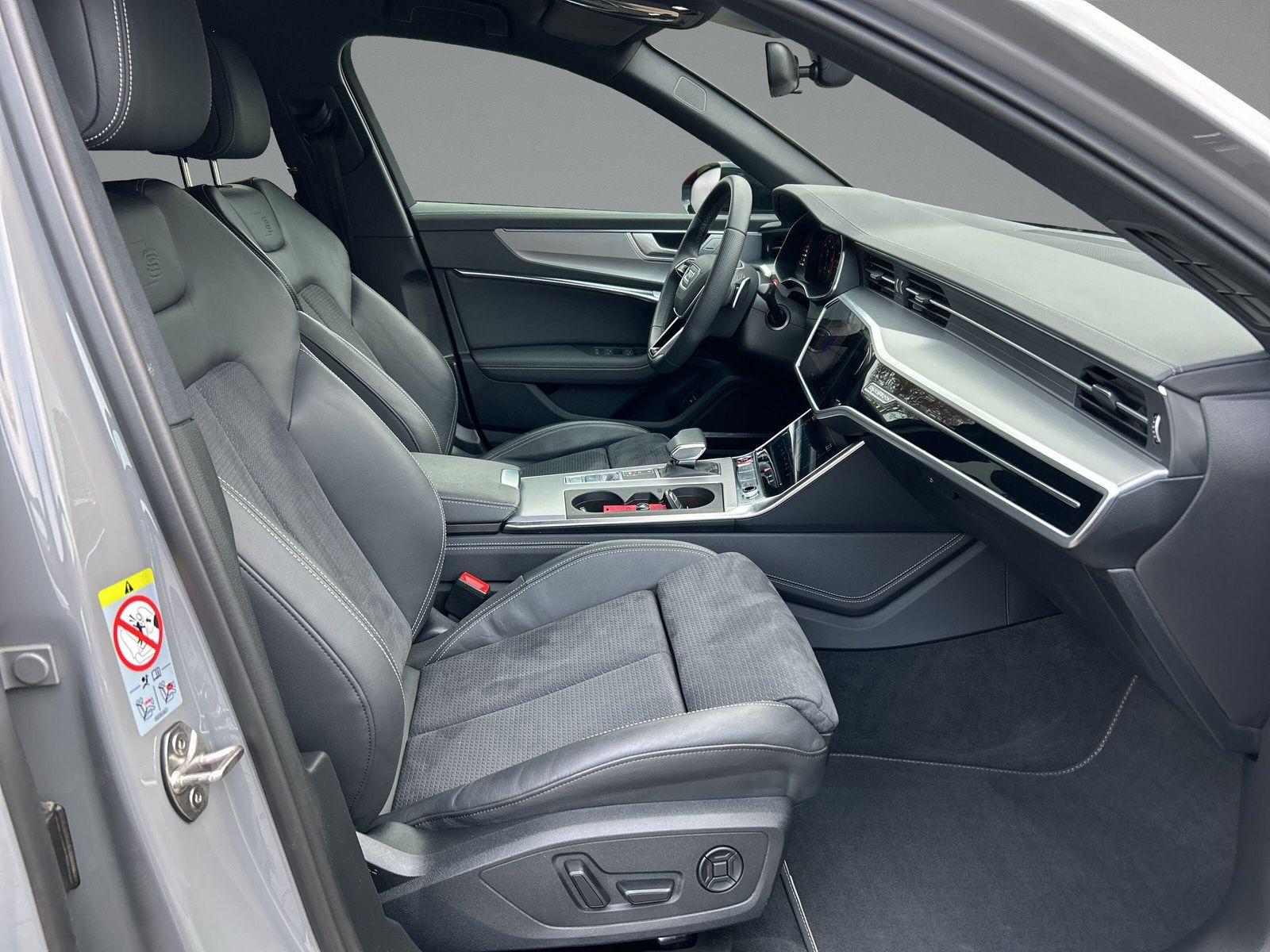 Audi - S6 Limousine_12