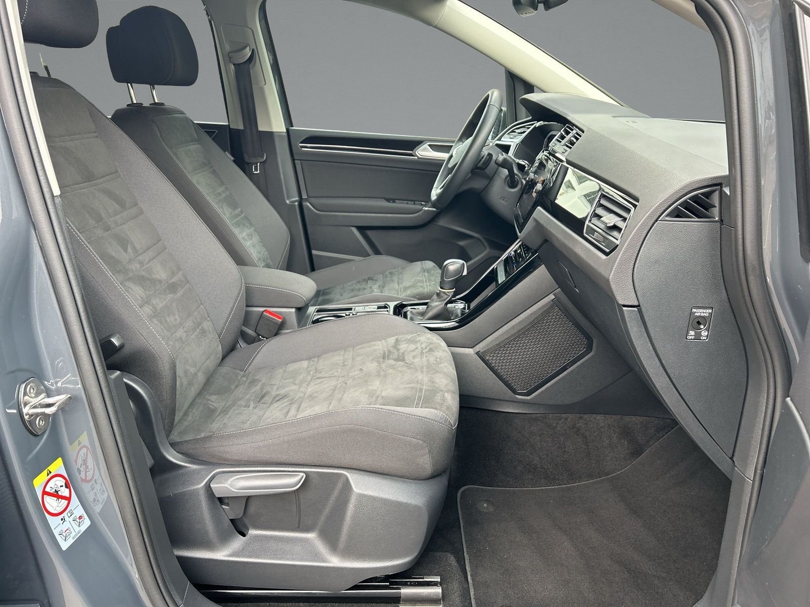 Volkswagen - Touran_10