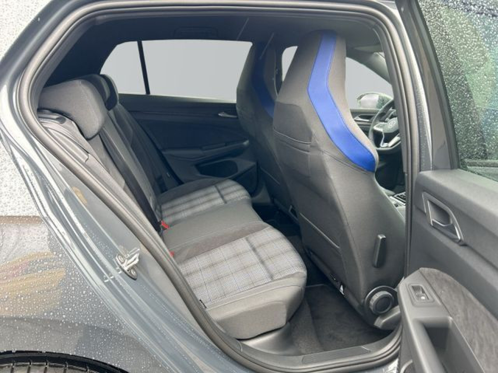 Volkswagen - Golf_14