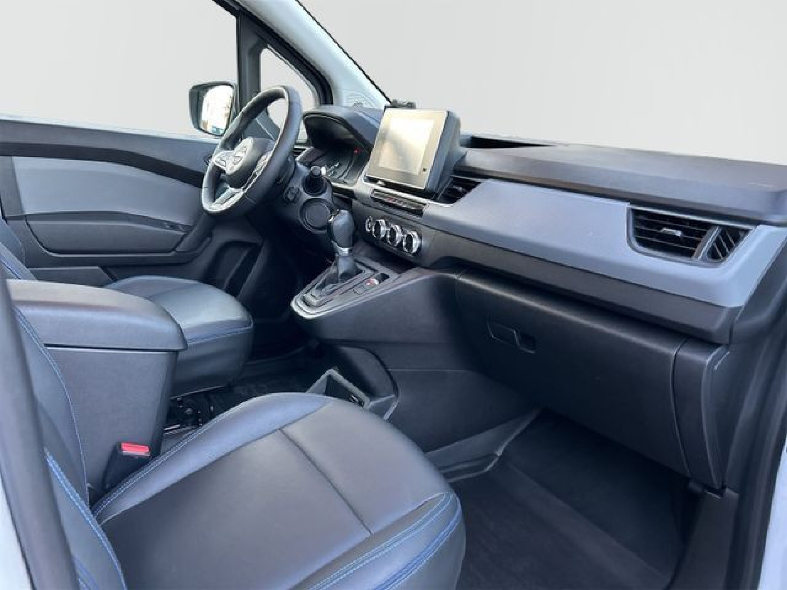 Nissan - Townstar_12