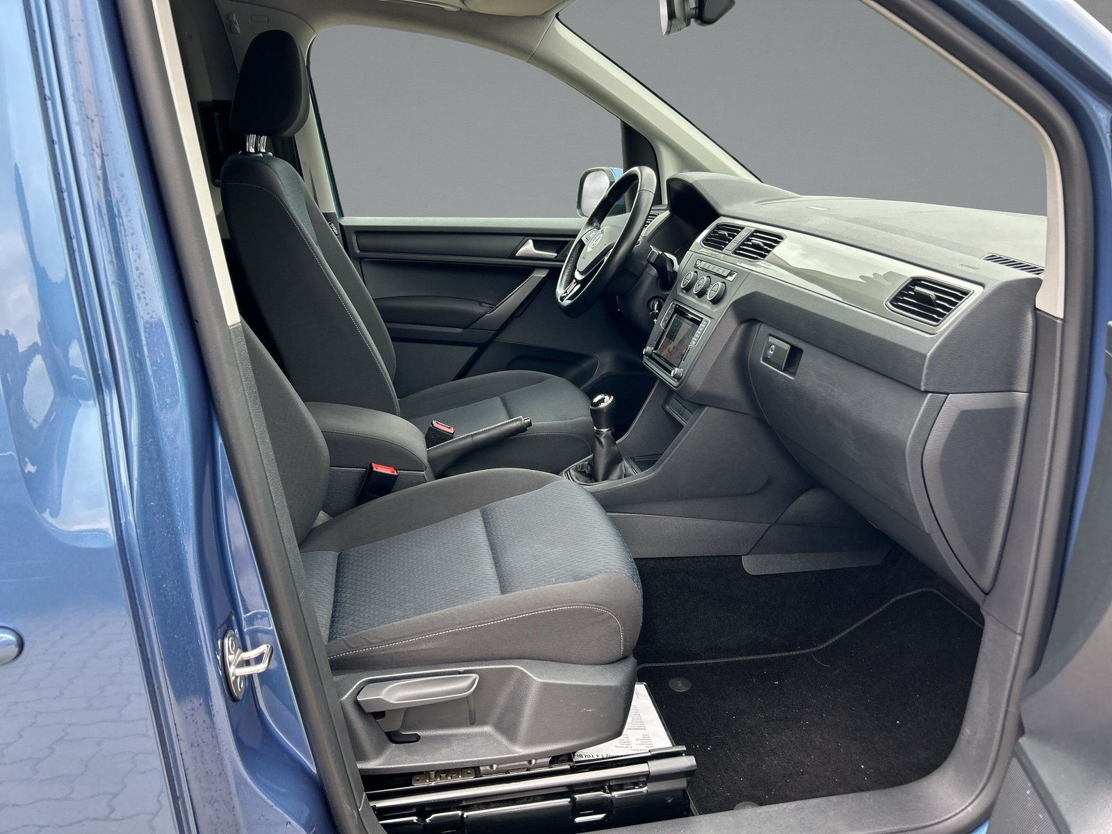 Volkswagen - Caddy_12