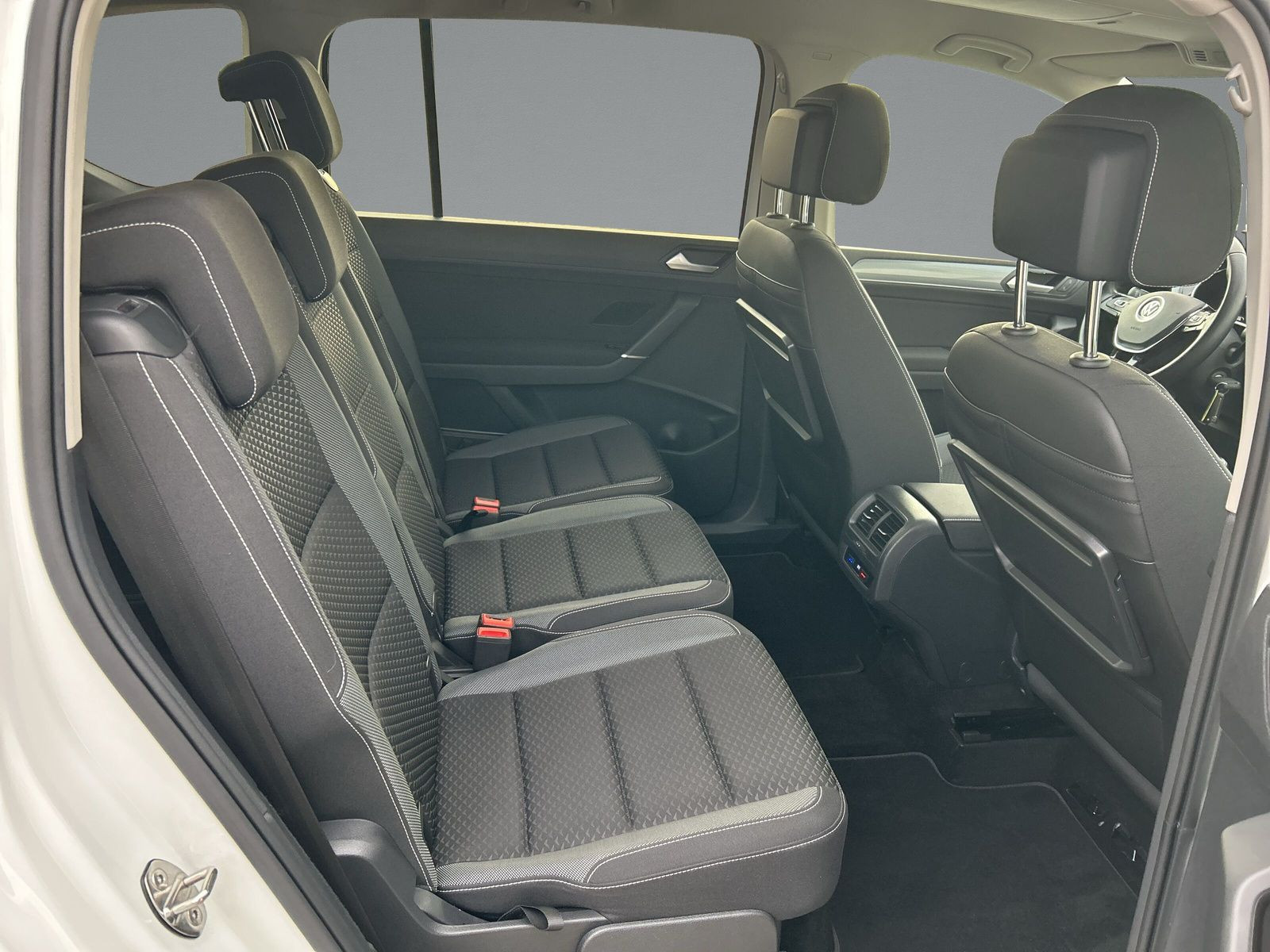 Volkswagen - Touran_13