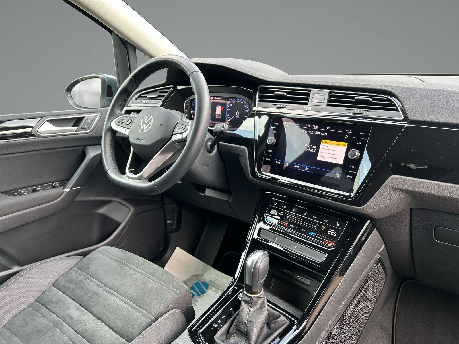 Volkswagen - Touran_14