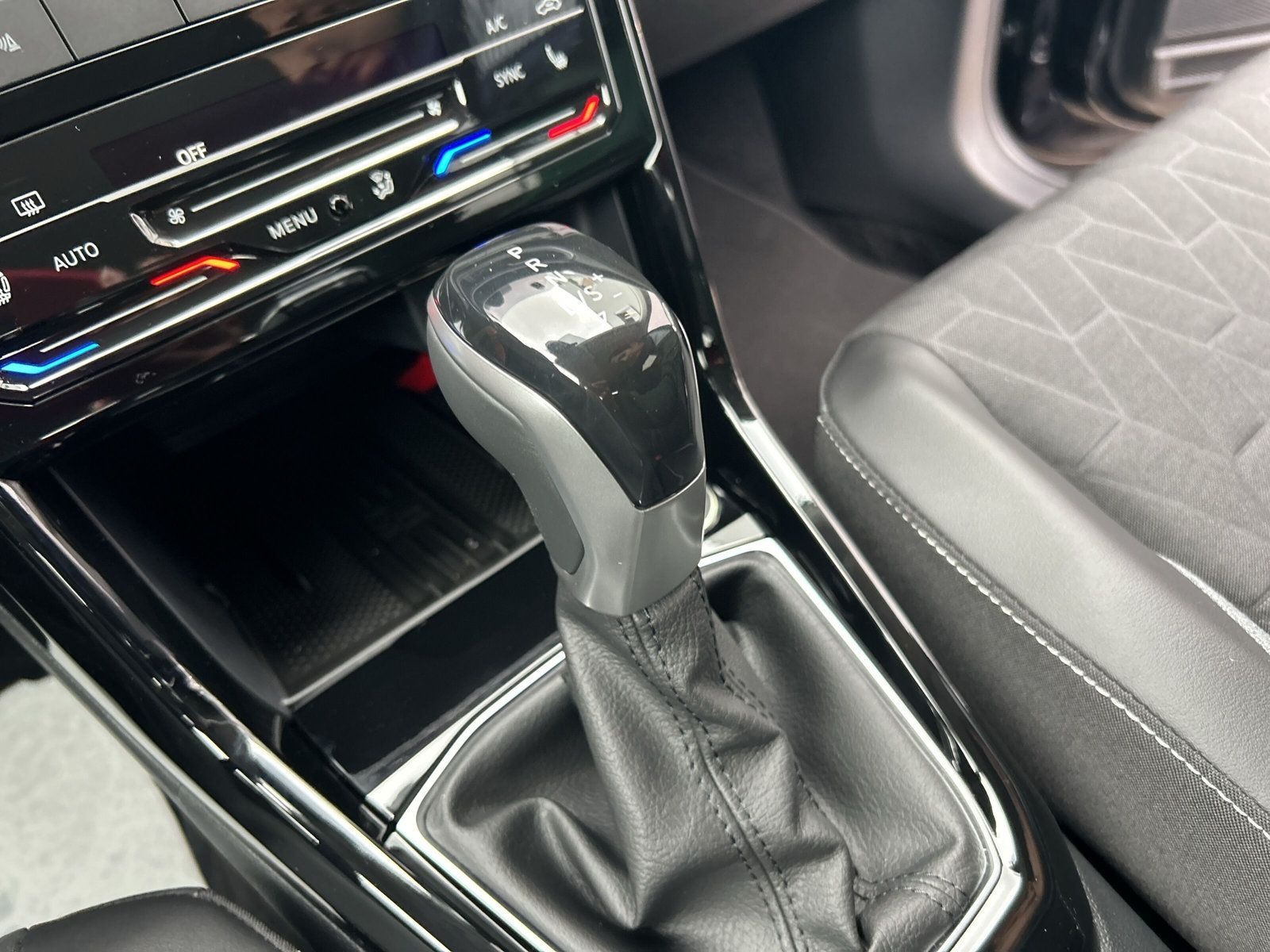 Volkswagen - T-Cross_15