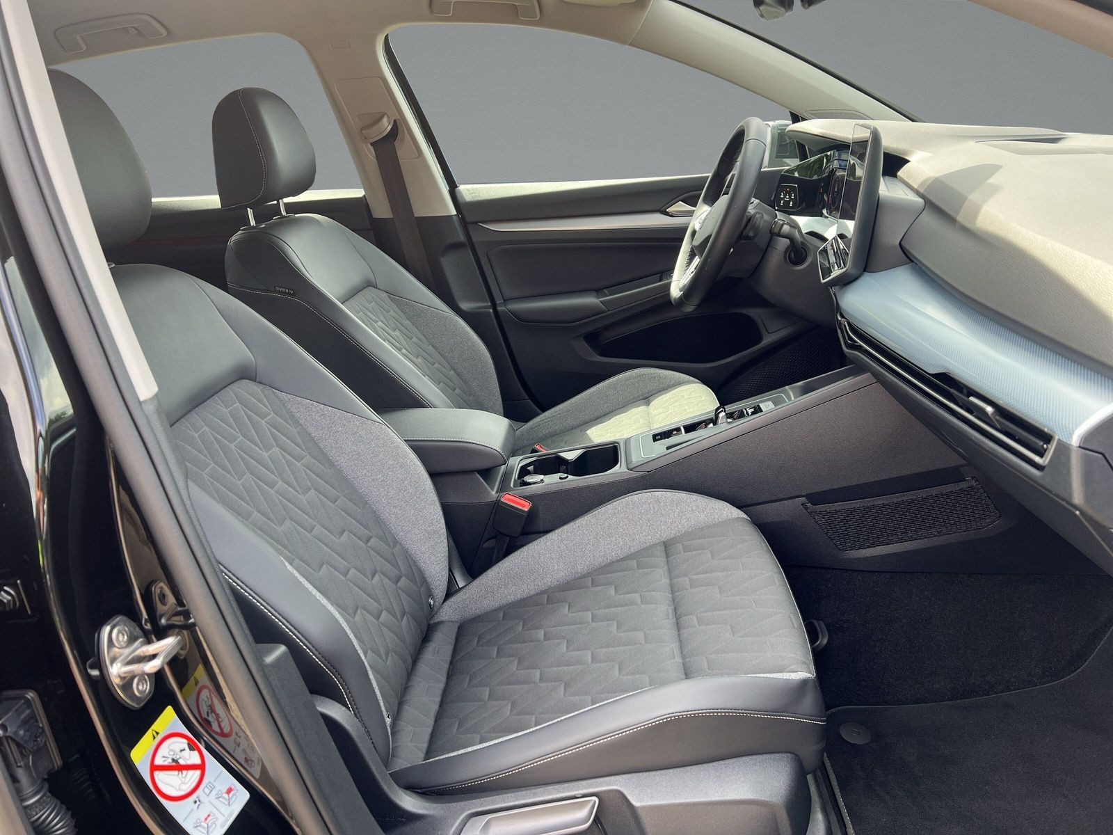 Volkswagen - Golf_12