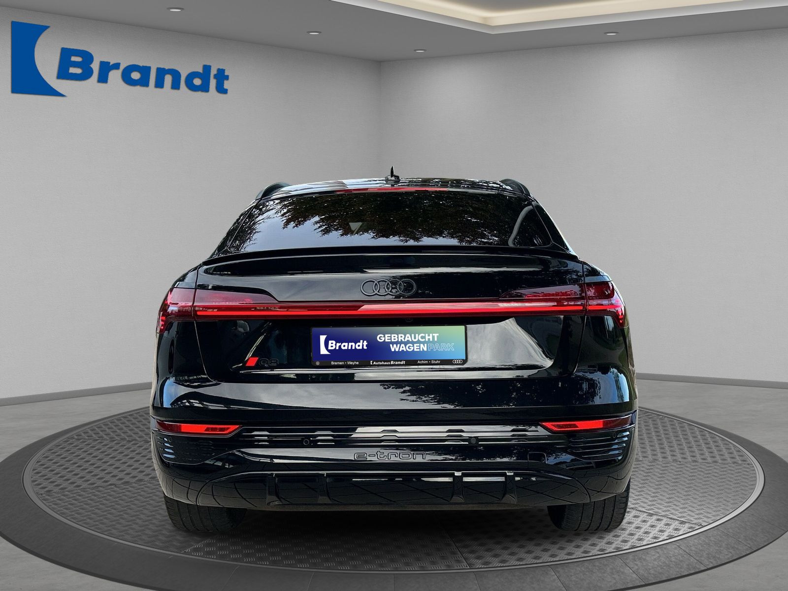 Audi - Q8 Sportback e-tron_6