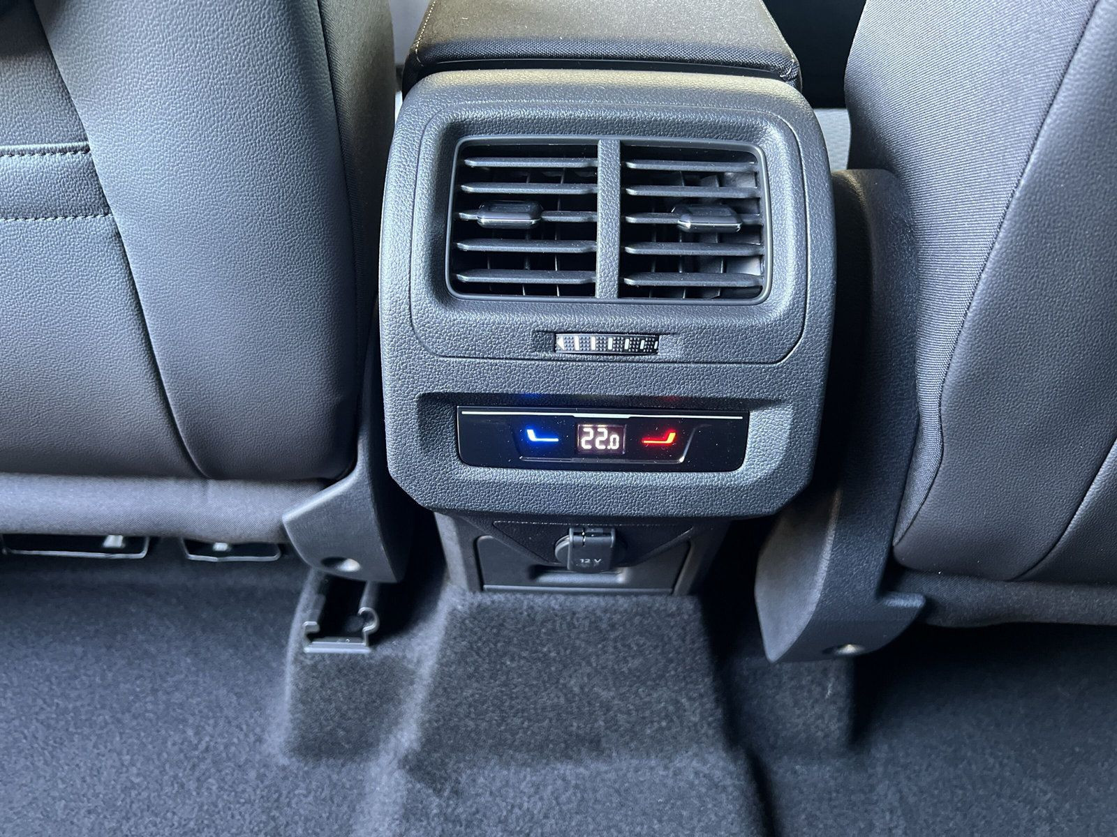 Volkswagen - Touran_27