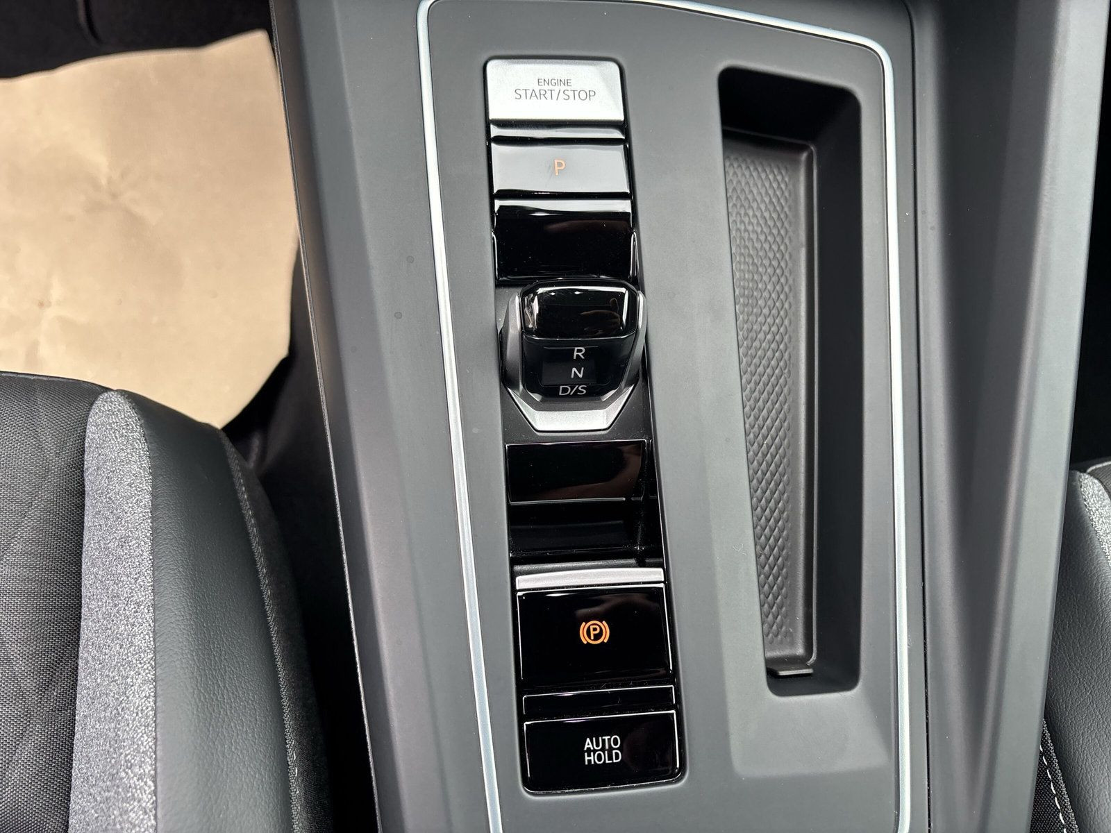 Volkswagen - Golf_16