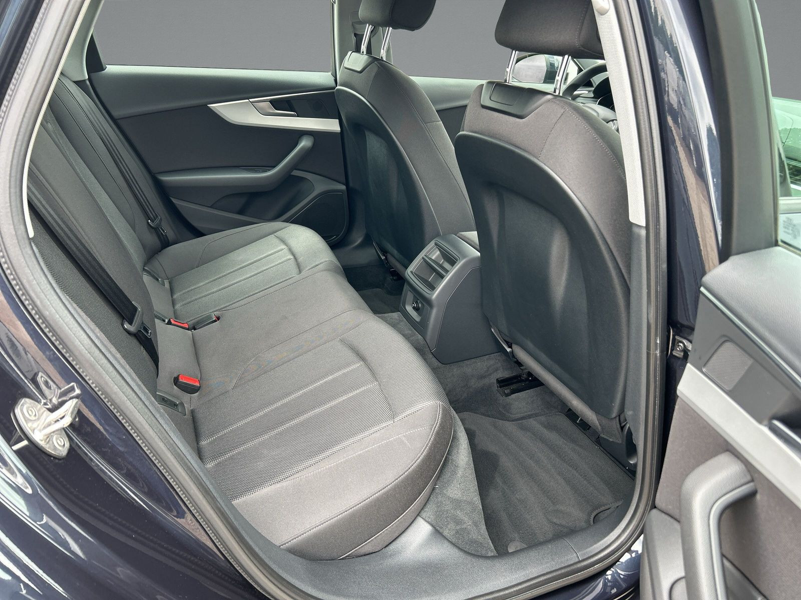 Audi - A4 Limousine_13