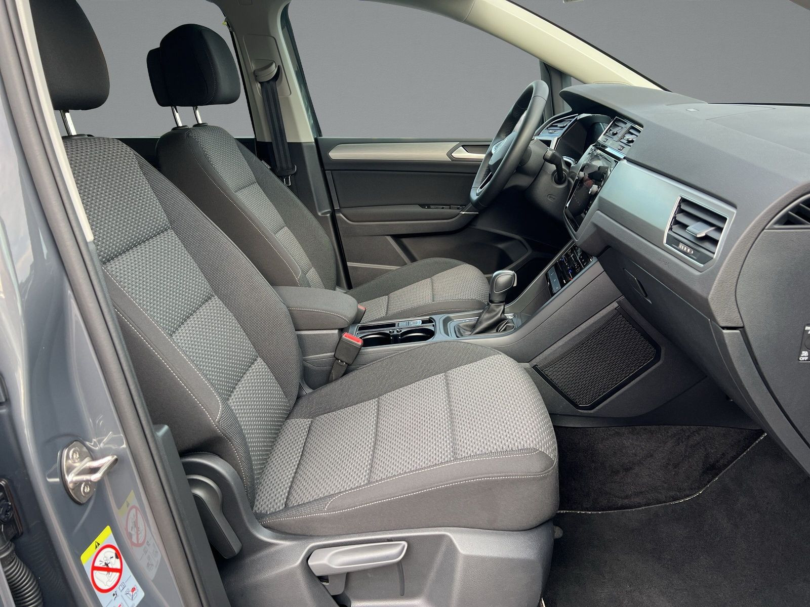 Volkswagen - Touran_13