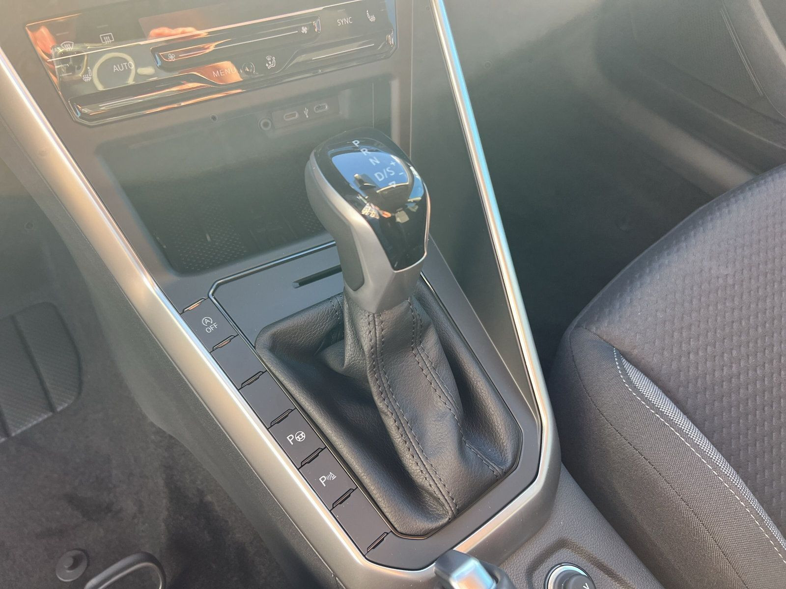 Volkswagen - Polo_16