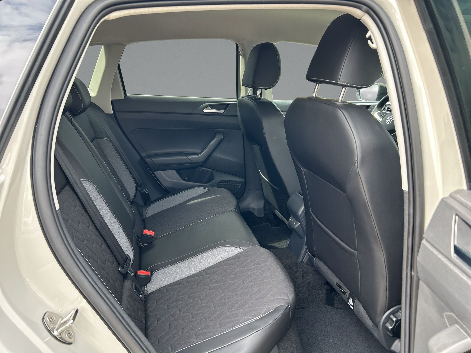 Volkswagen - Polo_14