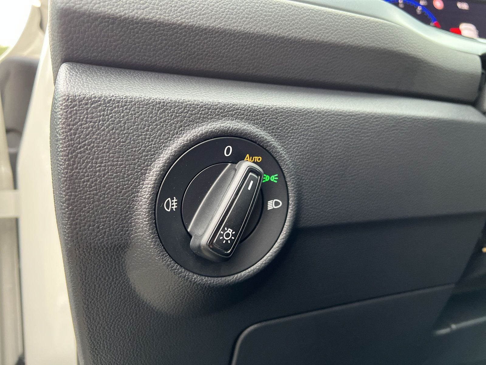 Volkswagen - T-Roc_25