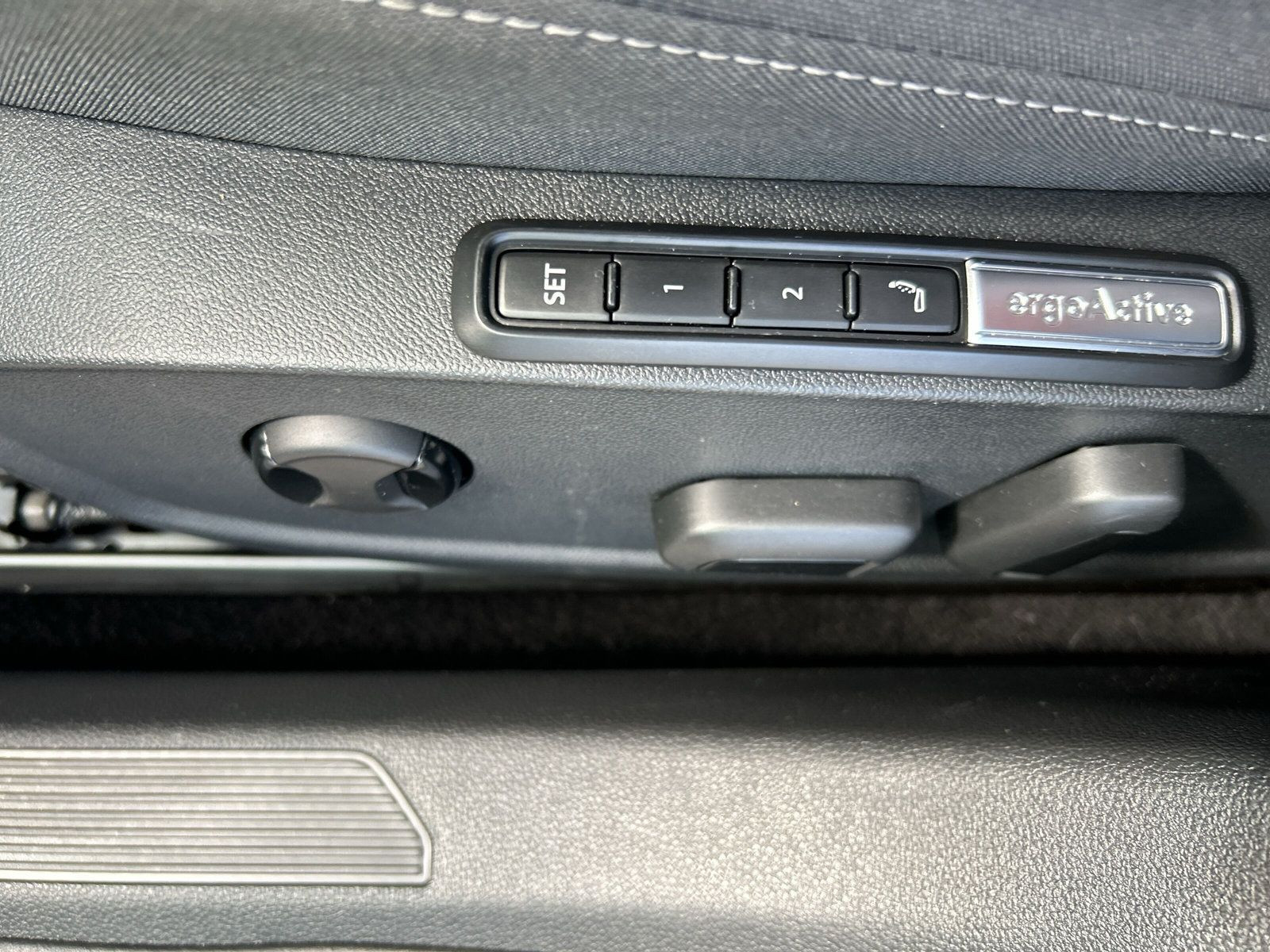 Volkswagen - Golf_23