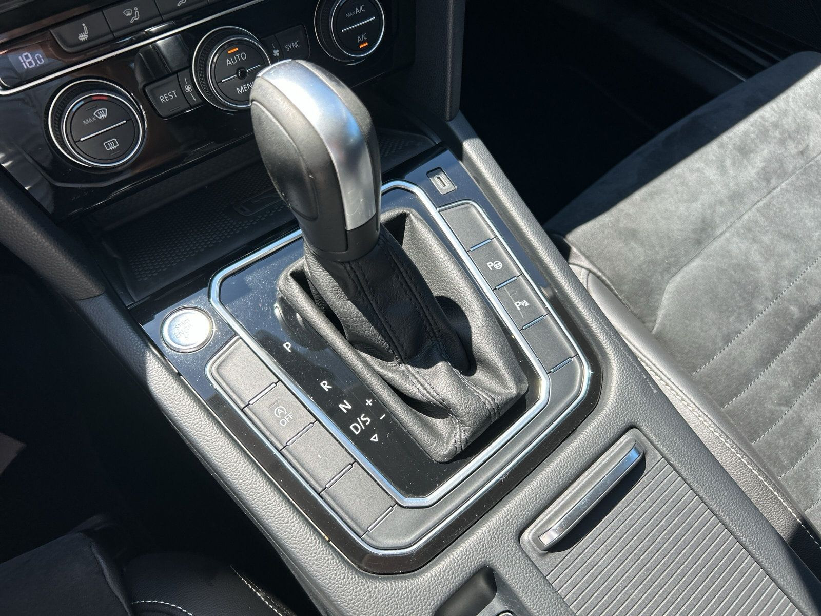 Volkswagen - Passat Variant_15