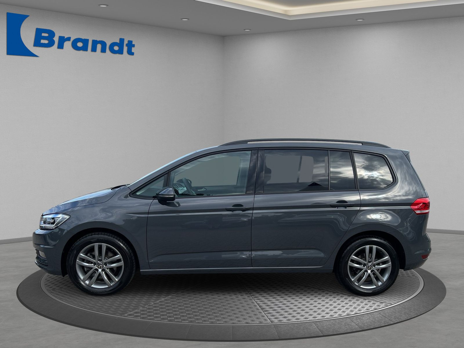 Volkswagen - Touran_3