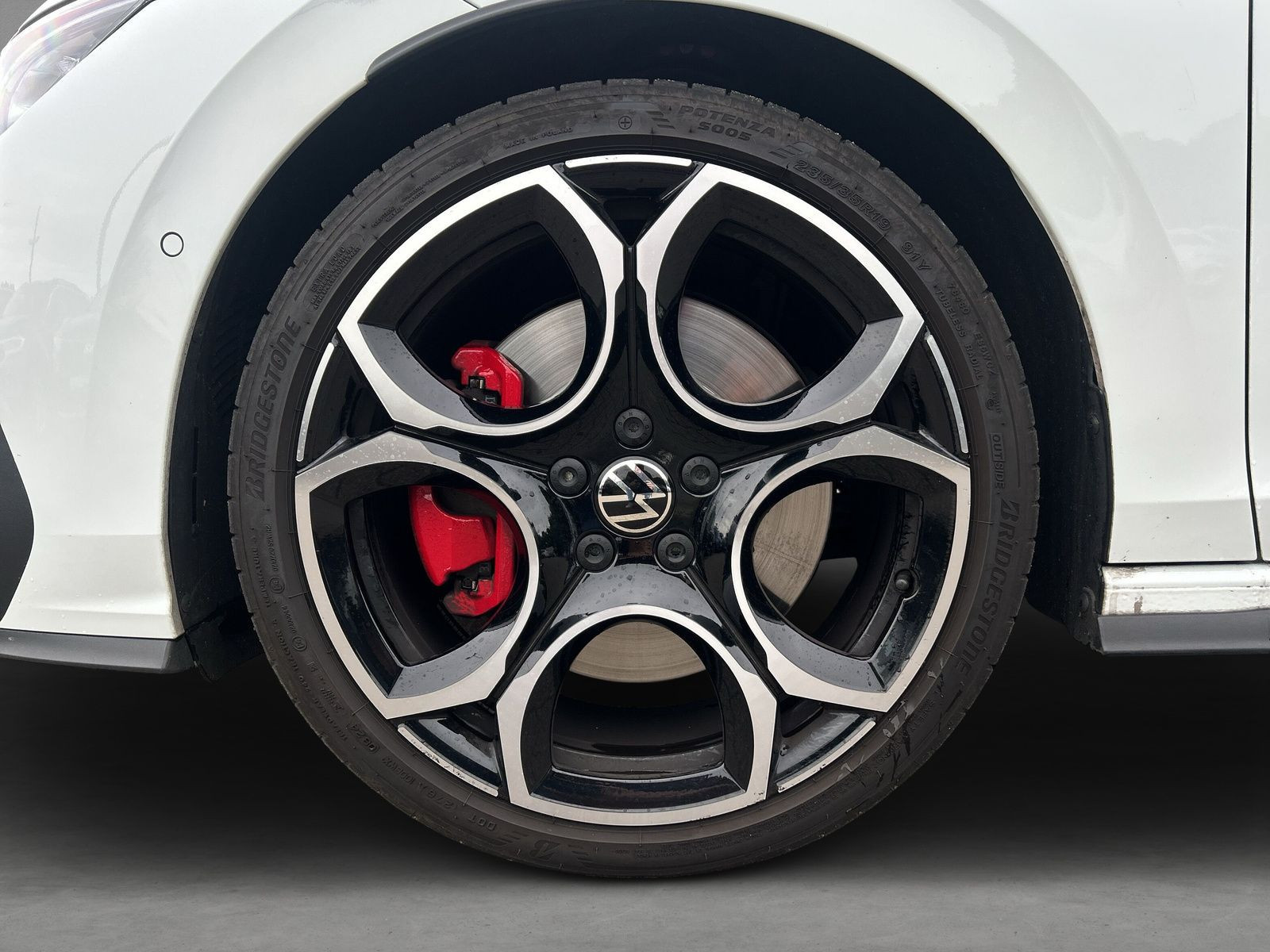 Volkswagen - Golf GTI_7