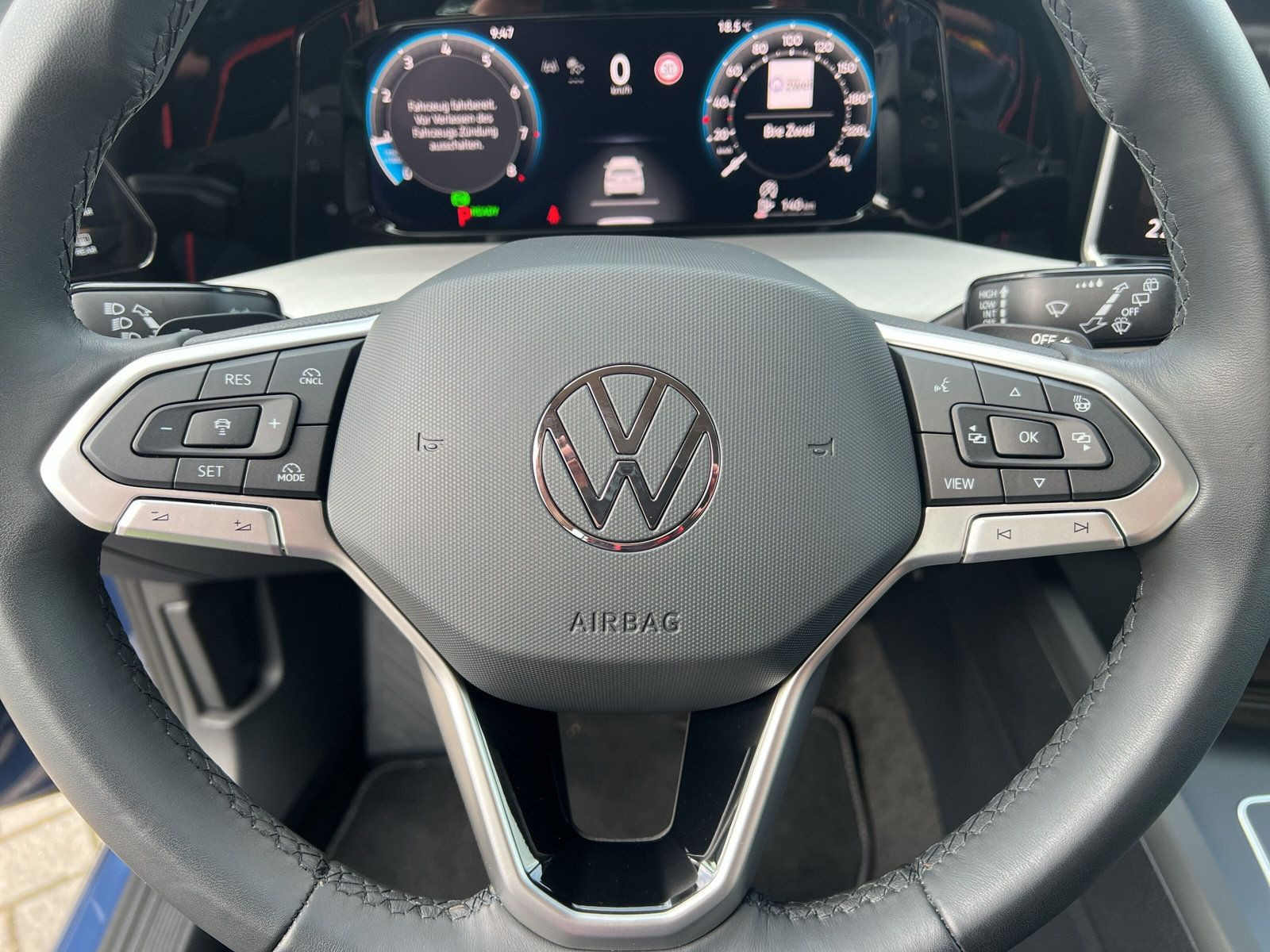 Volkswagen - Golf_25