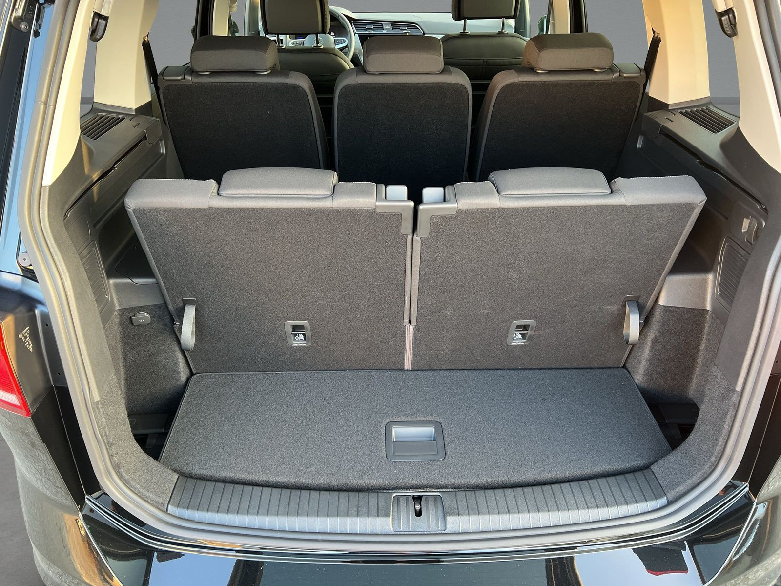 Volkswagen - Touran_10