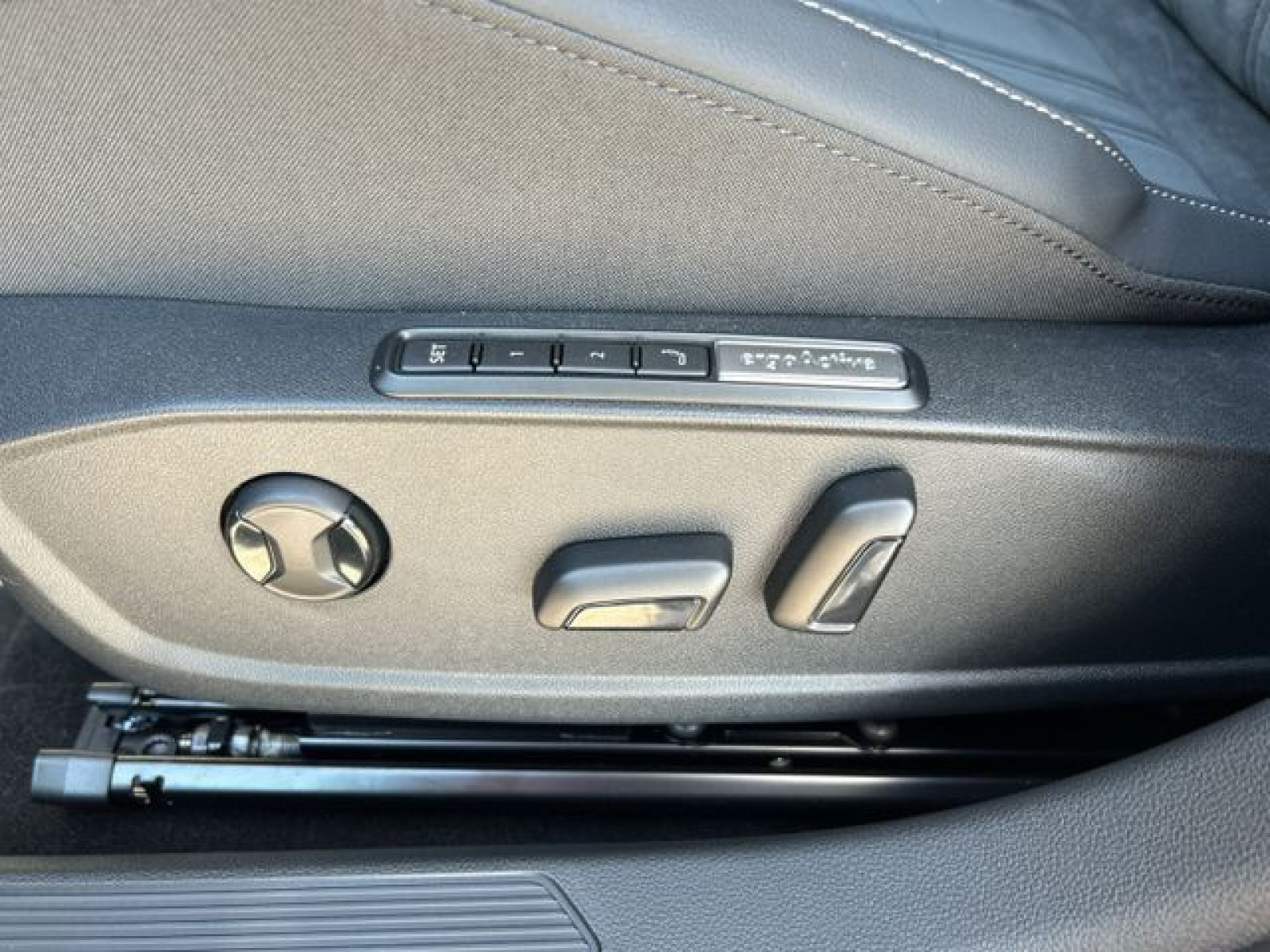 Volkswagen - Golf_26