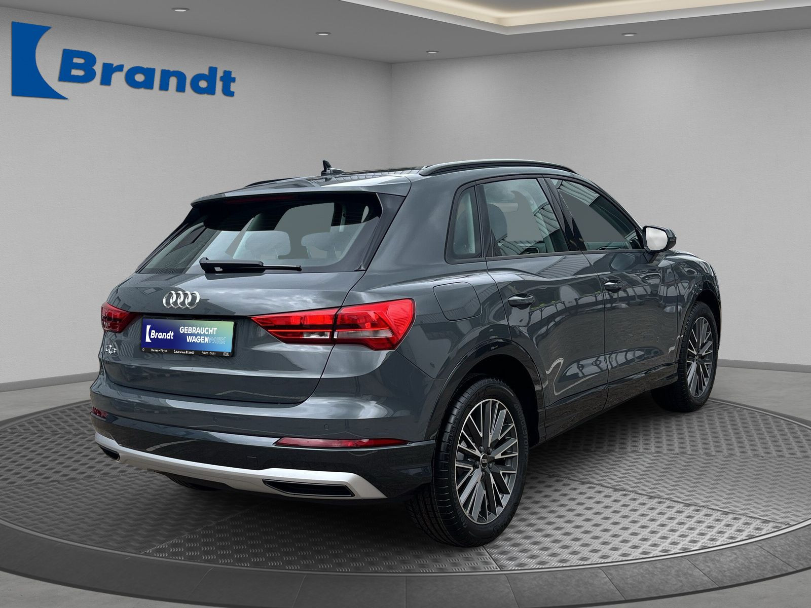 Audi - Q3_4