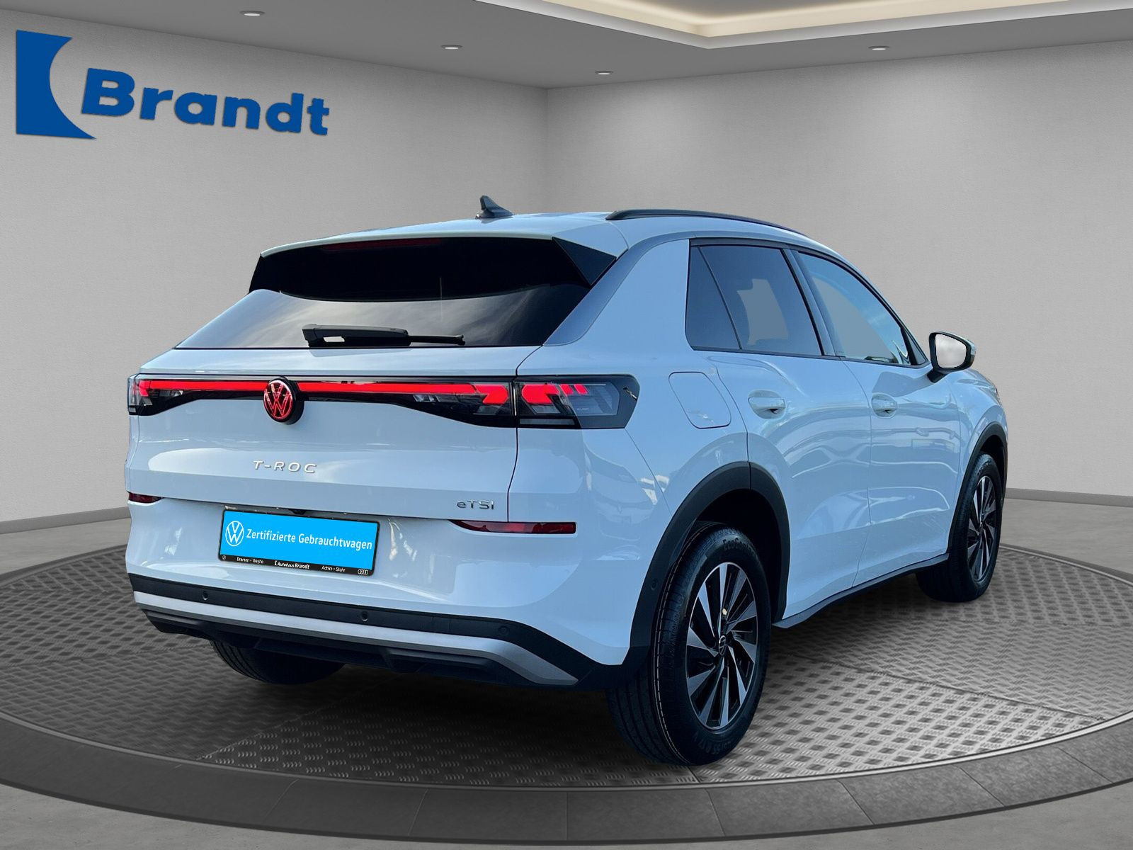 Volkswagen - T-Roc_3