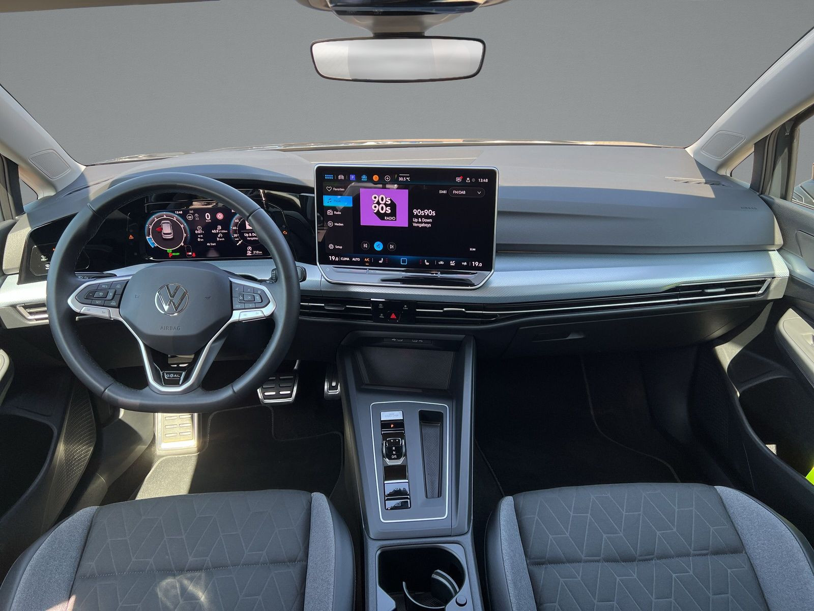 Volkswagen - Golf_11