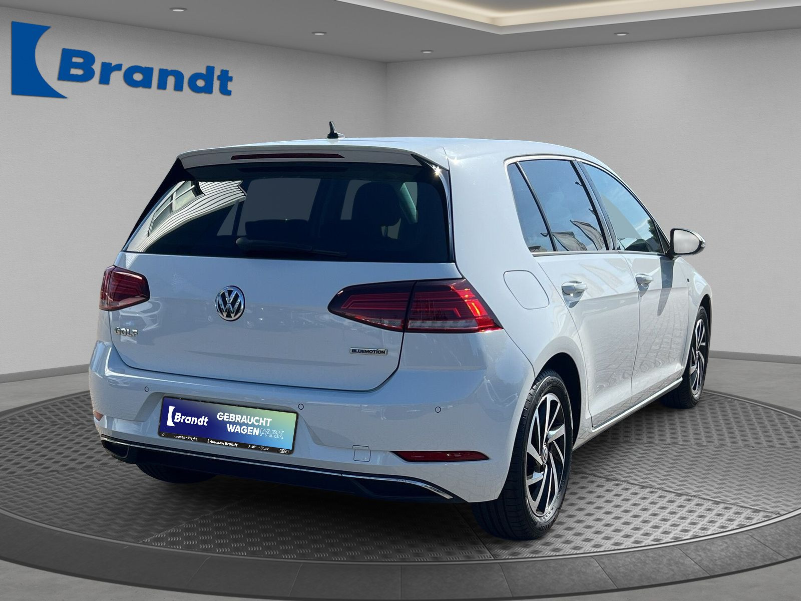 Volkswagen - Golf_4