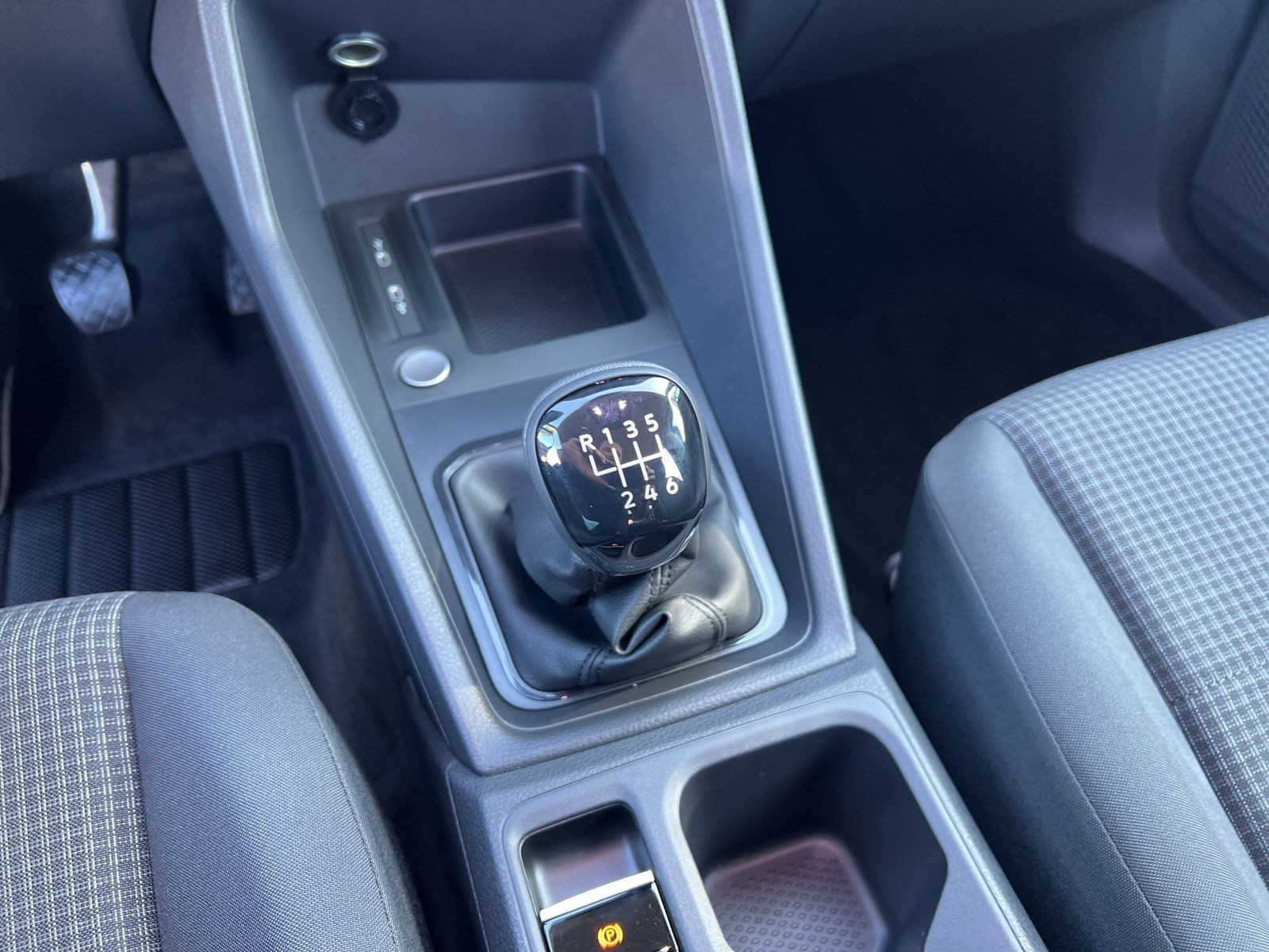 Volkswagen - Caddy_15