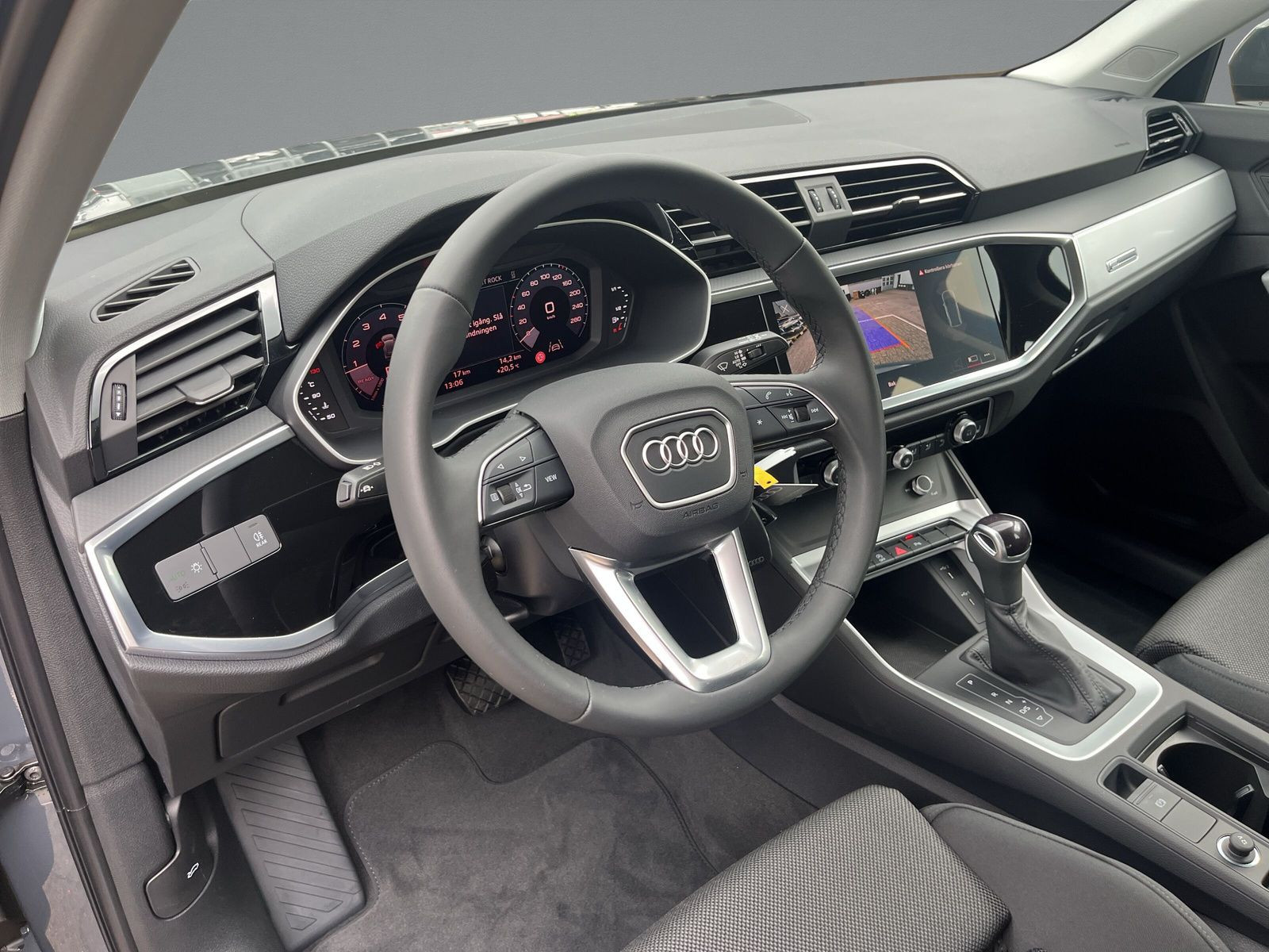 Audi - Q3_8