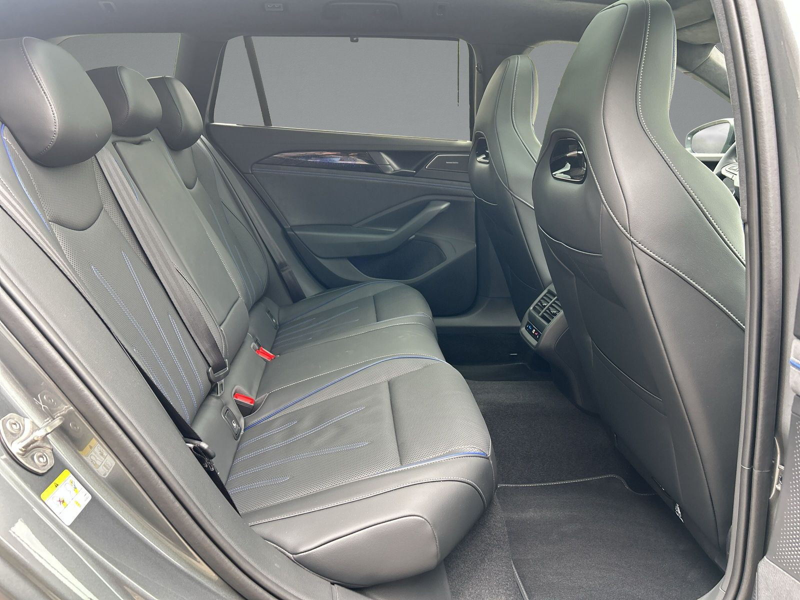 Volkswagen - Passat Variant_14