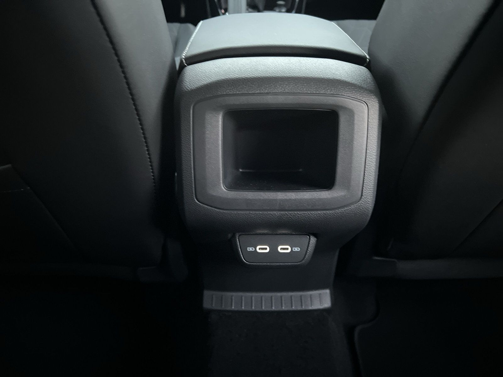 Volkswagen - T-Cross_33