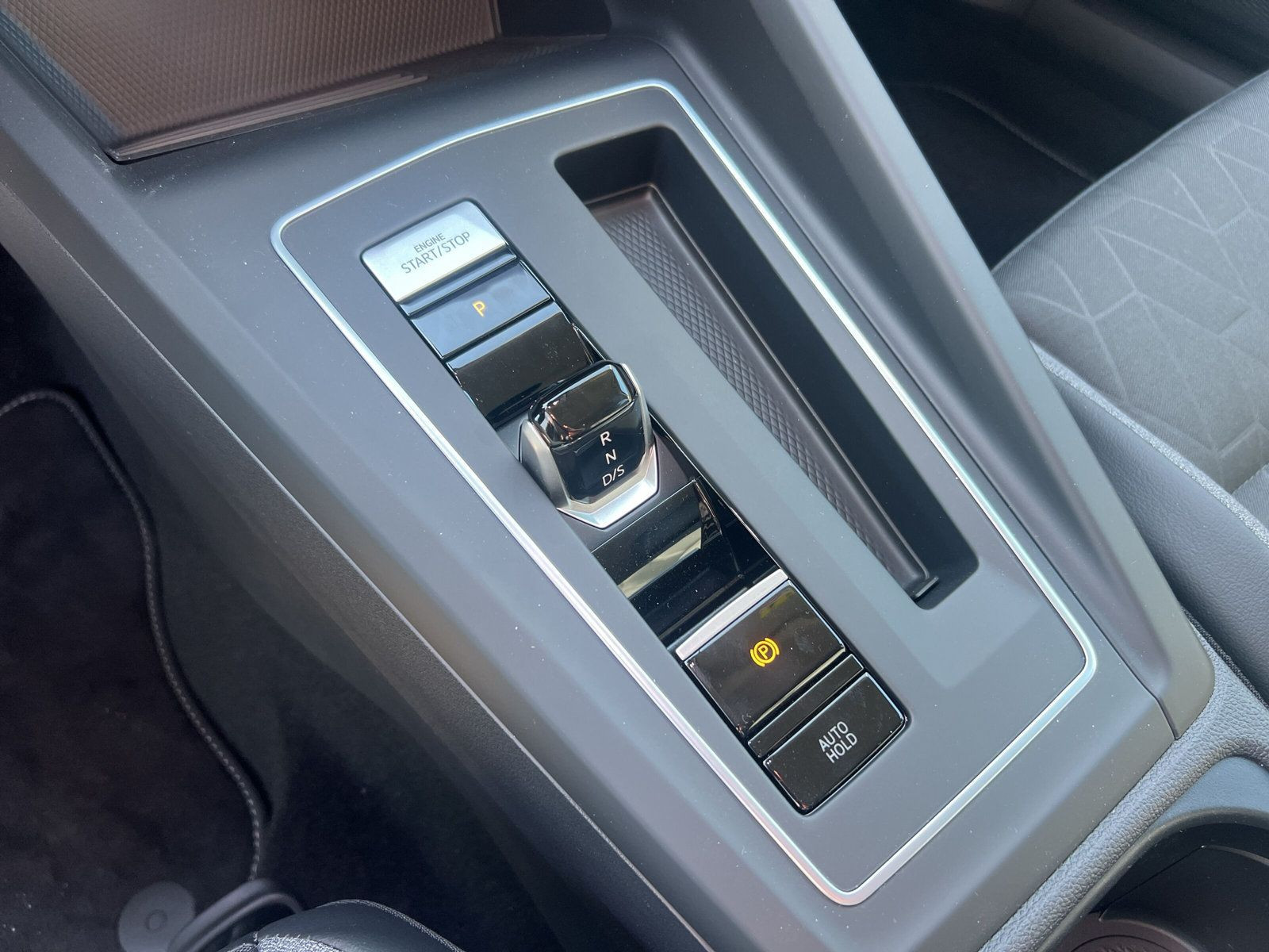 Volkswagen - Golf_15