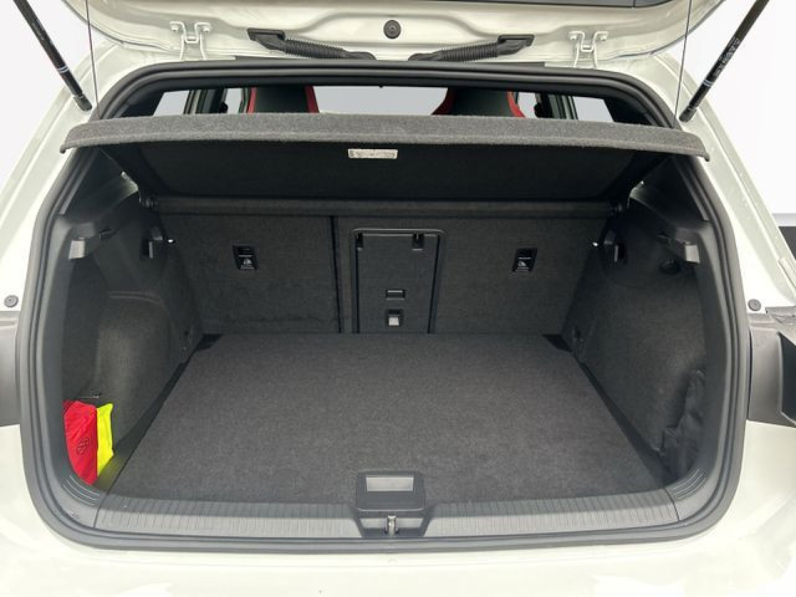 Volkswagen - Golf GTI_11